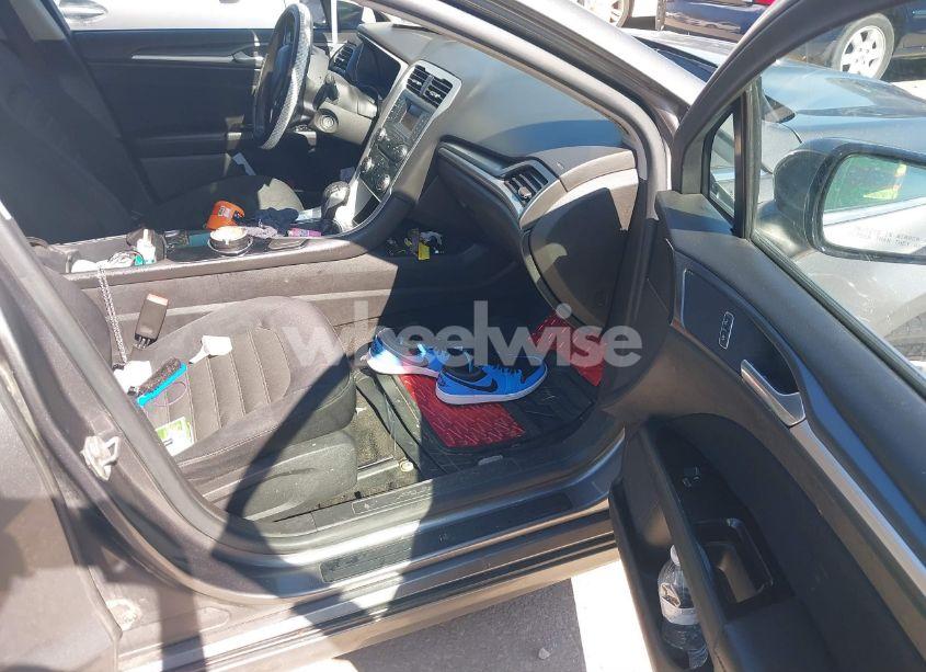 Photo 5 of 2014 Ford Fusion SE (VIN 3FA6P0H70ER128694)