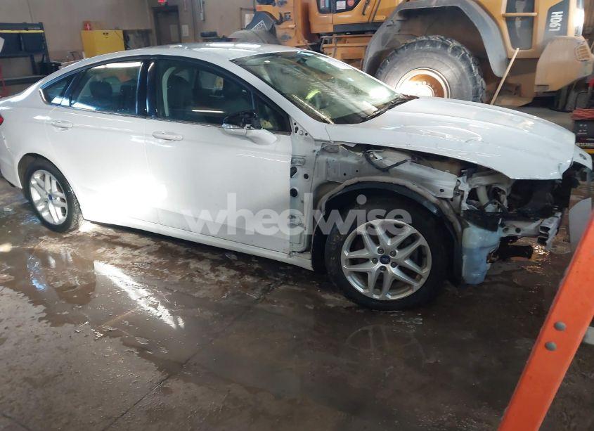 2014 Ford Fusion SE (VIN 3FA6P0H70ER165549) main photo