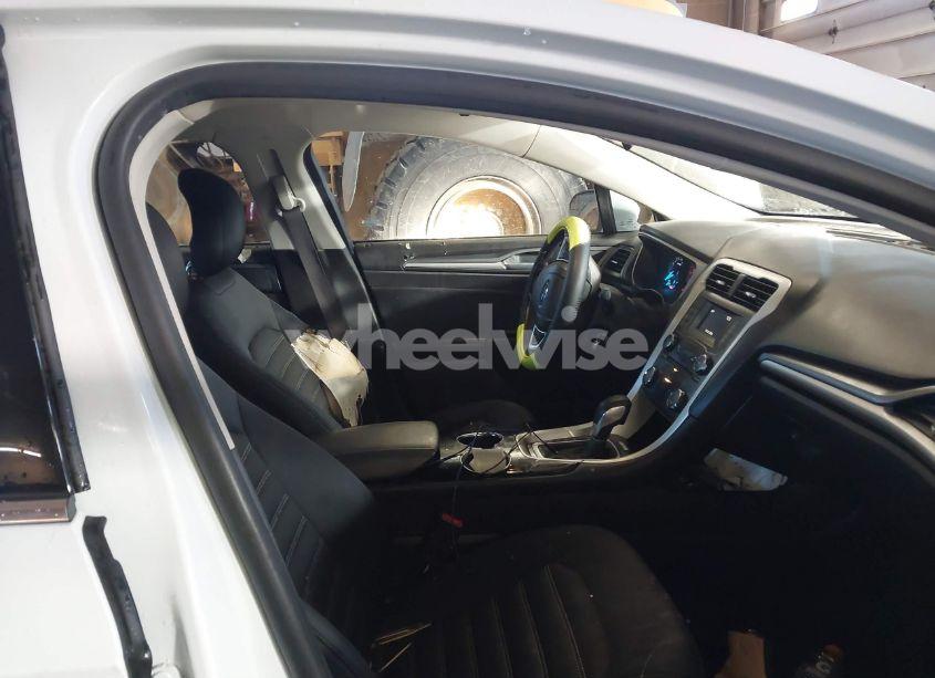 Photo 5 of 2014 Ford Fusion SE (VIN 3FA6P0H70ER165549)