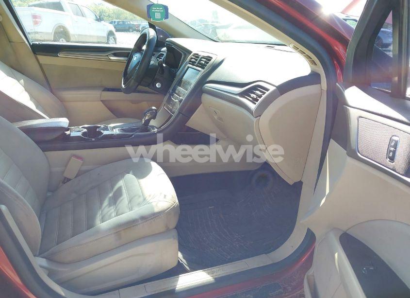 Photo 5 of 2014 Ford Fusion SE (VIN 3FA6P0H70ER198938)