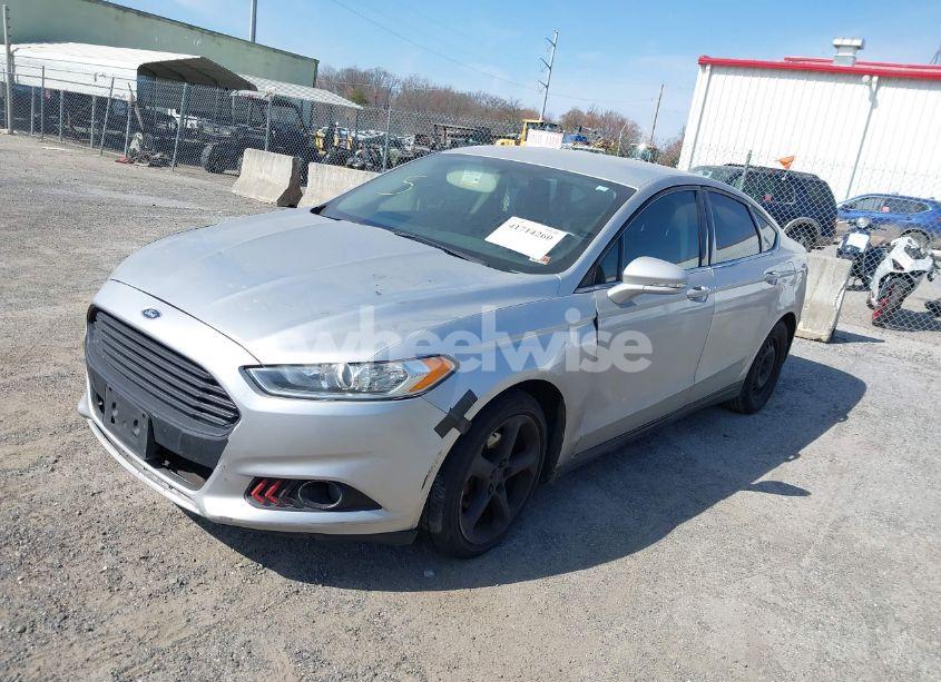 Photo 2 of 2014 Ford Fusion SE (VIN 3FA6P0H70ER255428)