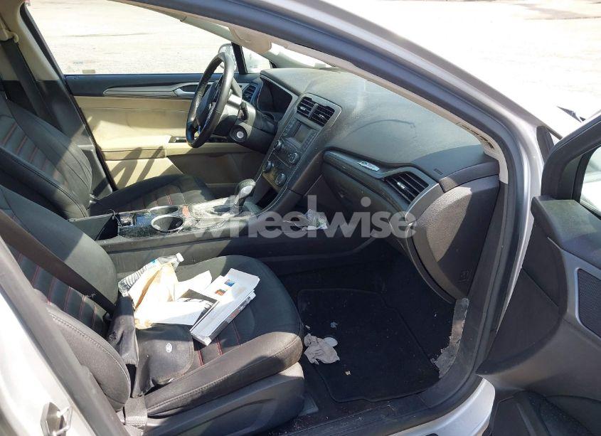 Photo 5 of 2014 Ford Fusion SE (VIN 3FA6P0H70ER255428)