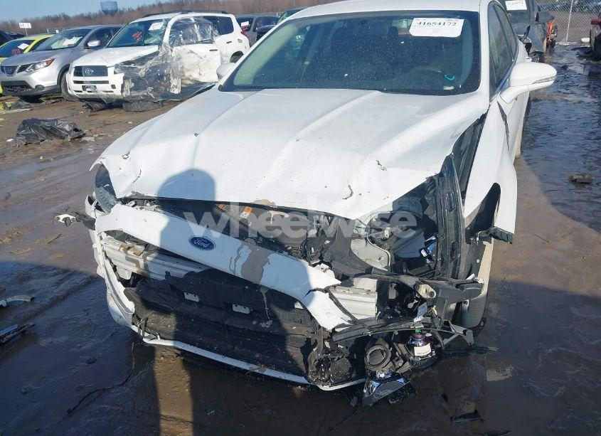 Photo 6 of 2014 Ford Fusion SE (VIN 3FA6P0H70ER312212)