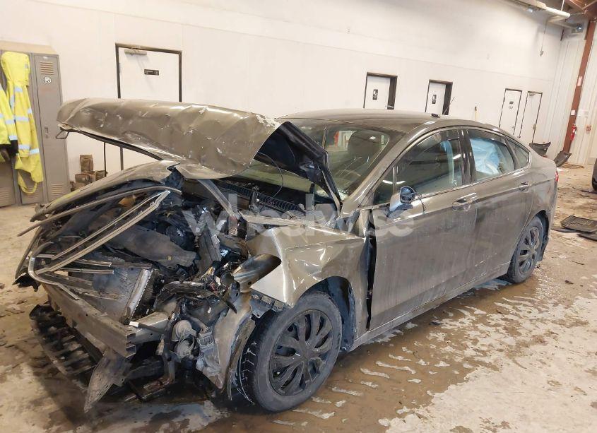 Photo 2 of 2014 Ford Fusion SE (VIN 3FA6P0H70ER325610)