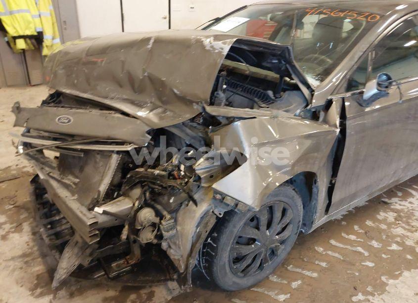 Photo 6 of 2014 Ford Fusion SE (VIN 3FA6P0H70ER325610)