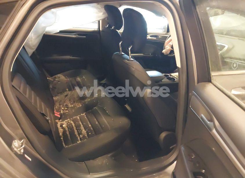 Photo 8 of 2014 Ford Fusion SE (VIN 3FA6P0H70ER325610)