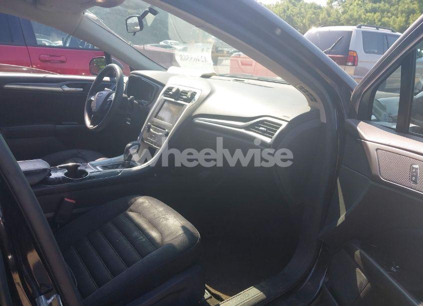 Photo 5 of 2014 Ford Fusion SE (VIN 3FA6P0H70ER375245)