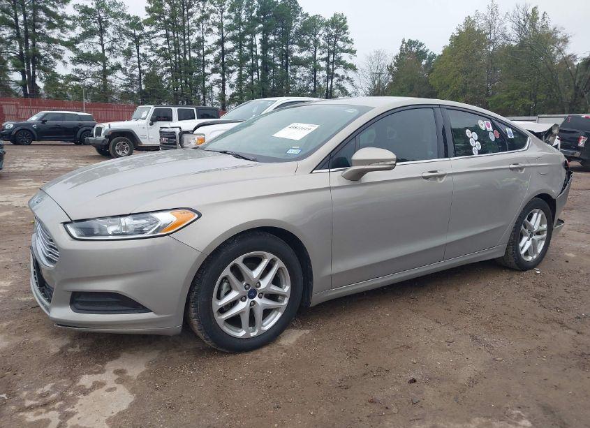 Photo 2 of 2015 Ford Fusion SE (VIN 3FA6P0H70FR104414)