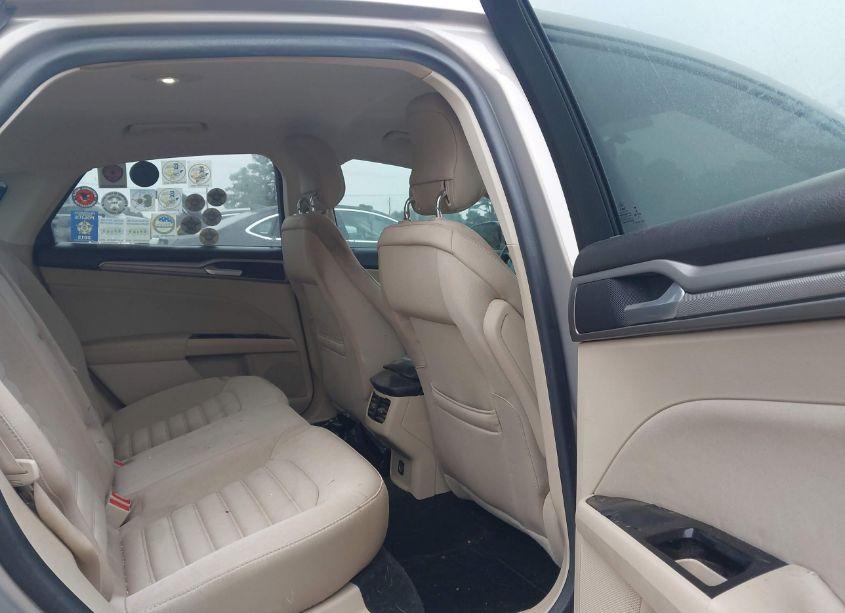 Photo 8 of 2015 Ford Fusion SE (VIN 3FA6P0H70FR104414)