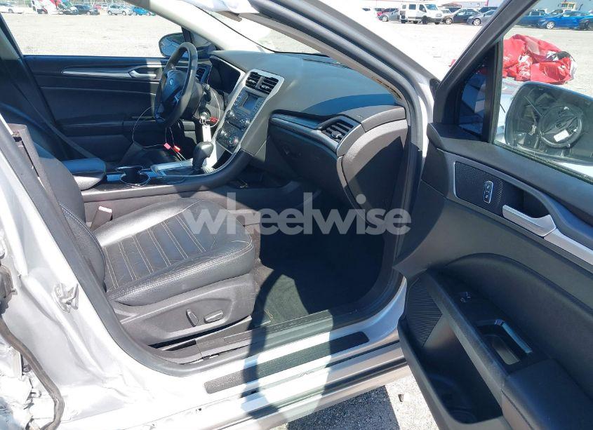 Photo 5 of 2015 Ford Fusion SE (VIN 3FA6P0H70FR110097)