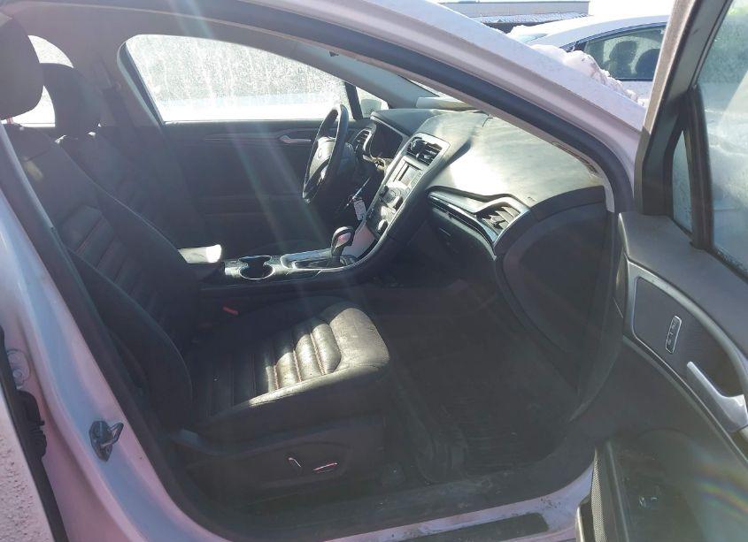 Photo 5 of 2015 Ford Fusion SE (VIN 3FA6P0H70FR191621)