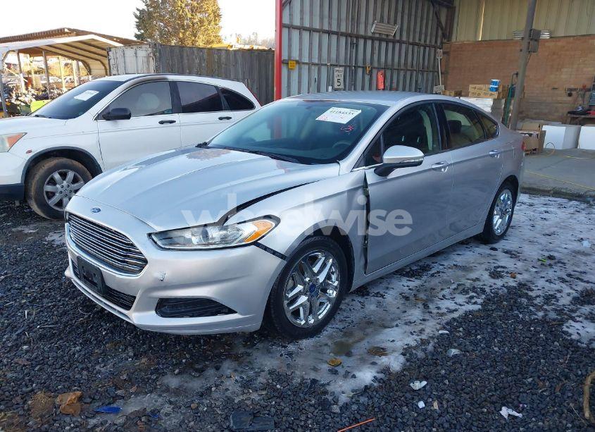 Photo 2 of 2015 Ford Fusion SE (VIN 3FA6P0H70FR260677)