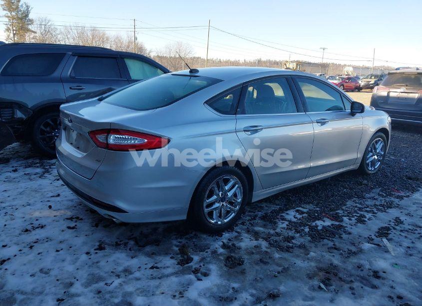 Photo 4 of 2015 Ford Fusion SE (VIN 3FA6P0H70FR260677)