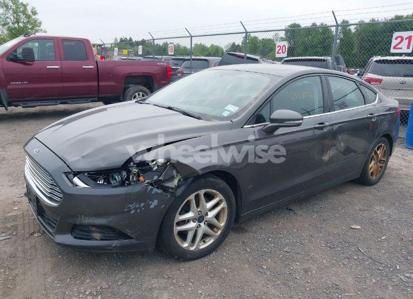 Photo 2 of 2016 Ford Fusion SE (VIN 3FA6P0H70GR100994)