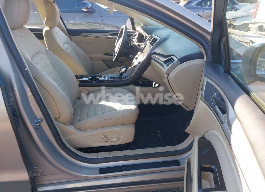 Photo 5 of 2016 Ford Fusion SE (VIN 3FA6P0H70GR139777)