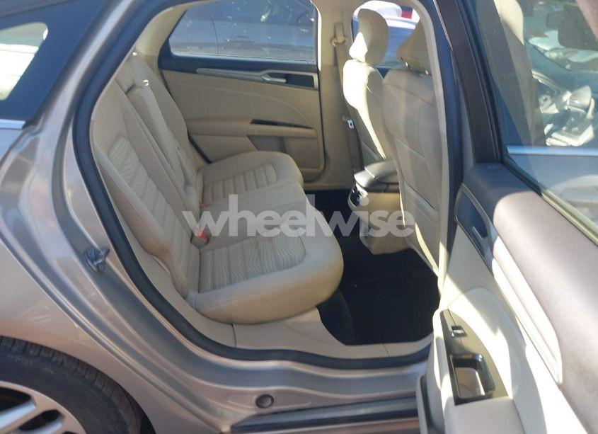 Photo 8 of 2016 Ford Fusion SE (VIN 3FA6P0H70GR139777)