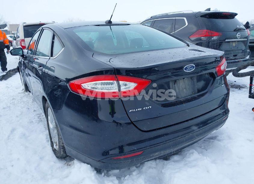 Photo 3 of 2016 Ford Fusion SE (VIN 3FA6P0H70GR140329)