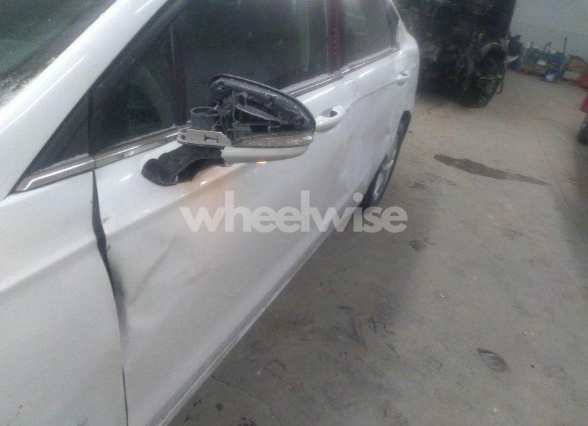 Photo 6 of 2016 Ford Fusion SE (VIN 3FA6P0H70GR208225)