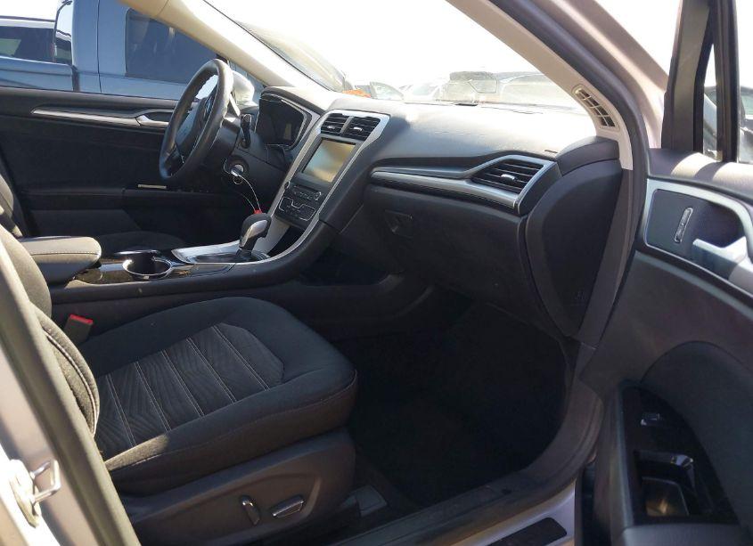 Photo 5 of 2016 Ford Fusion SE (VIN 3FA6P0H70GR216020)