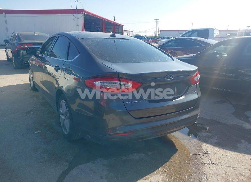 Photo 3 of 2016 Ford Fusion SE (VIN 3FA6P0H70GR251396)