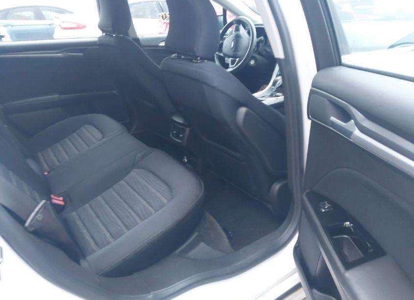 Photo 8 of 2016 Ford Fusion SE (VIN 3FA6P0H70GR256985)