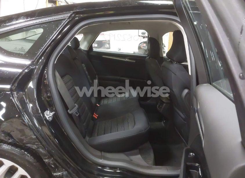 Photo 8 of 2016 Ford Fusion SE (VIN 3FA6P0H70GR335783)