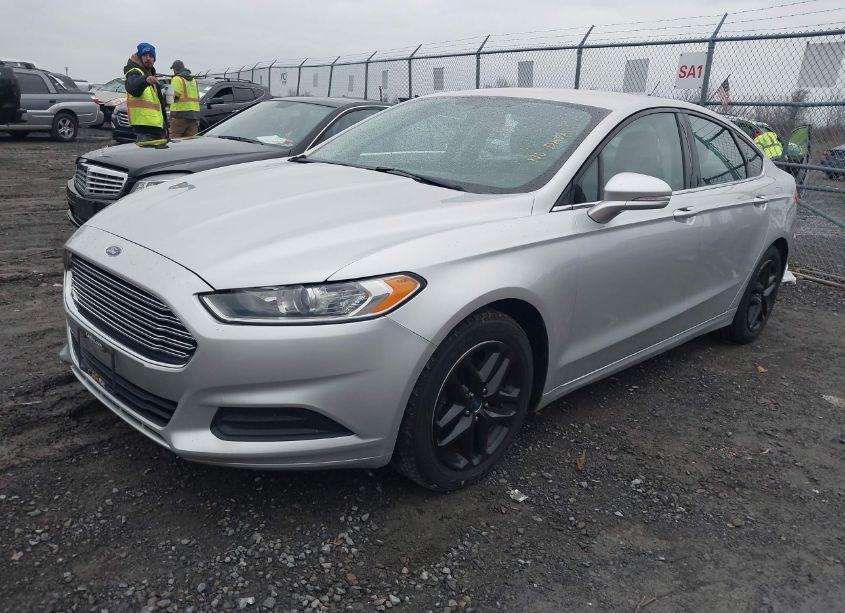 Photo 2 of 2016 Ford Fusion SE (VIN 3FA6P0H70GR357900)
