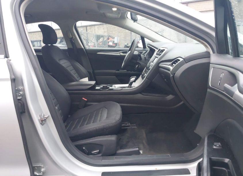 Photo 5 of 2016 Ford Fusion SE (VIN 3FA6P0H70GR357900)