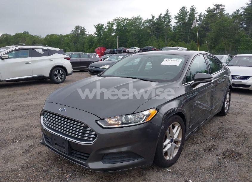 Photo 2 of 2016 Ford Fusion SE (VIN 3FA6P0H70GR358383)