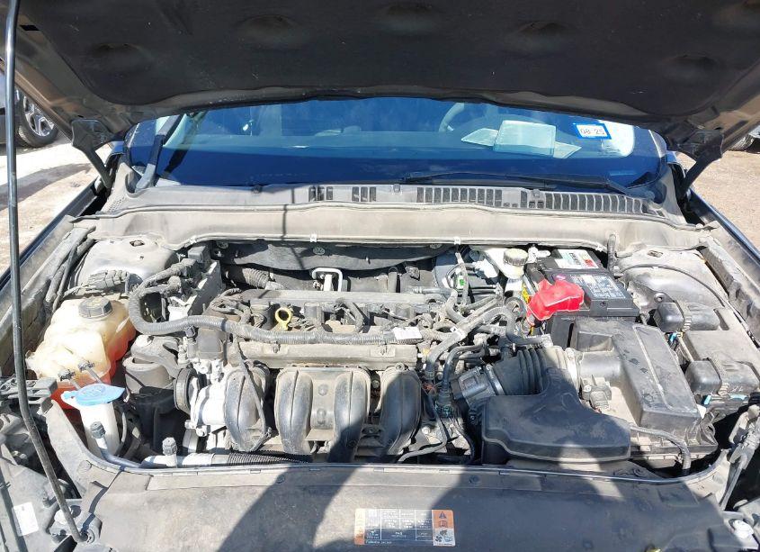 Photo 10 of 2016 Ford Fusion SE (VIN 3FA6P0H70GR381856)