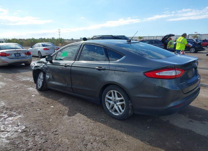 Photo 3 of 2016 Ford Fusion SE (VIN 3FA6P0H70GR381856)