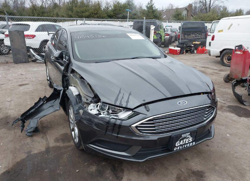 2017 Ford Fusion SE (VIN 3FA6P0H70HR109924) main photo