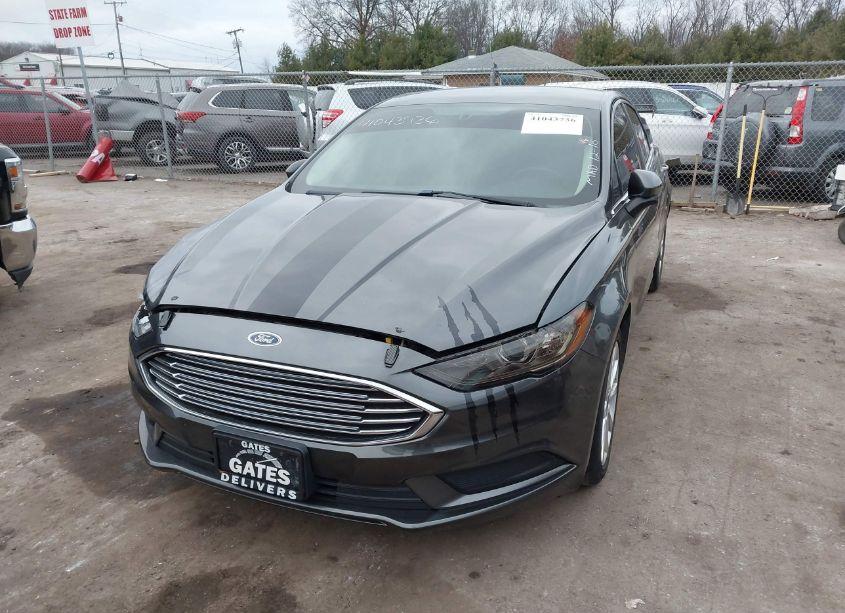Photo 2 of 2017 Ford Fusion SE (VIN 3FA6P0H70HR109924)