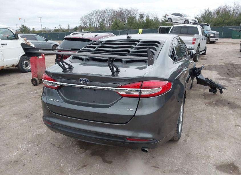 Photo 4 of 2017 Ford Fusion SE (VIN 3FA6P0H70HR109924)