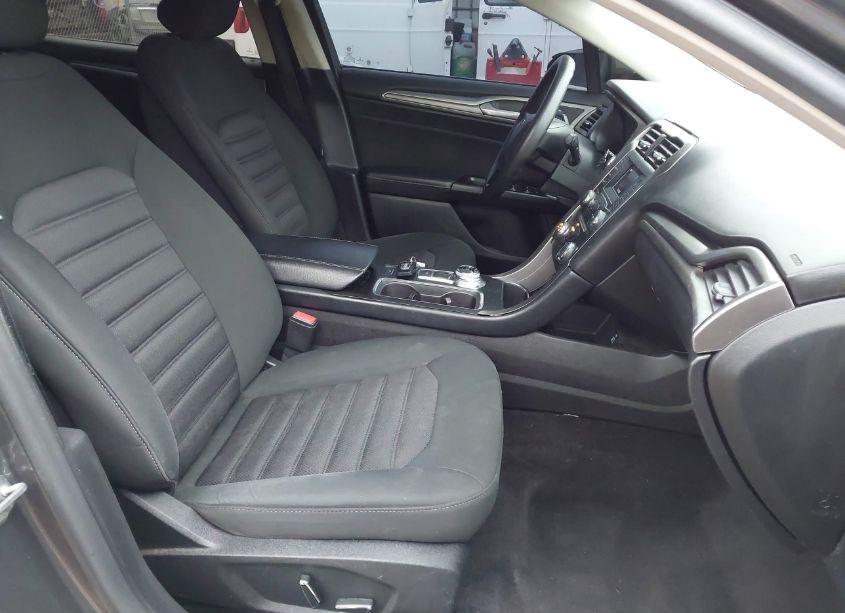 Photo 5 of 2017 Ford Fusion SE (VIN 3FA6P0H70HR109924)