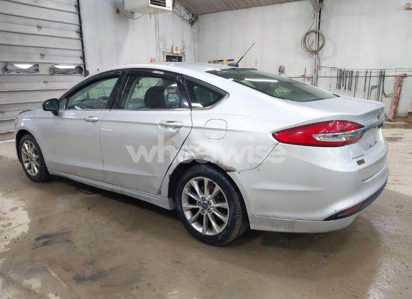 Photo 3 of 2017 Ford Fusion SE (VIN 3FA6P0H70HR150568)