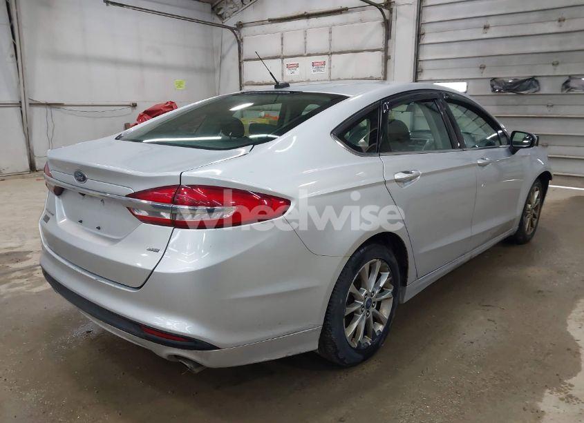 Photo 4 of 2017 Ford Fusion SE (VIN 3FA6P0H70HR150568)