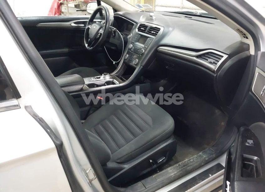 Photo 5 of 2017 Ford Fusion SE (VIN 3FA6P0H70HR150568)