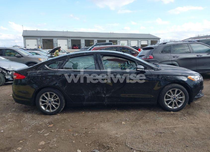 Photo 12 of 2017 Ford Fusion SE (VIN 3FA6P0H70HR151235)