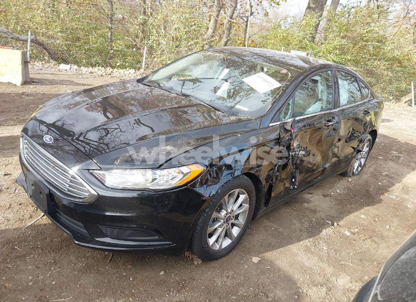 Photo 2 of 2017 Ford Fusion SE (VIN 3FA6P0H70HR151235)