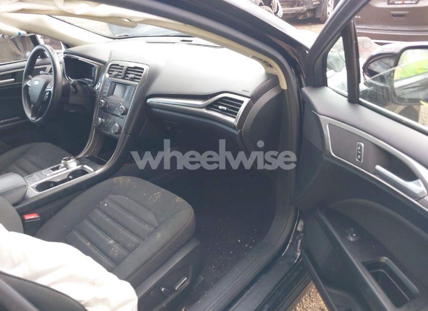 Photo 5 of 2017 Ford Fusion SE (VIN 3FA6P0H70HR151235)