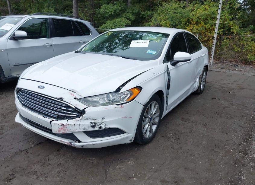 Photo 2 of 2017 Ford Fusion SE (VIN 3FA6P0H70HR158850)