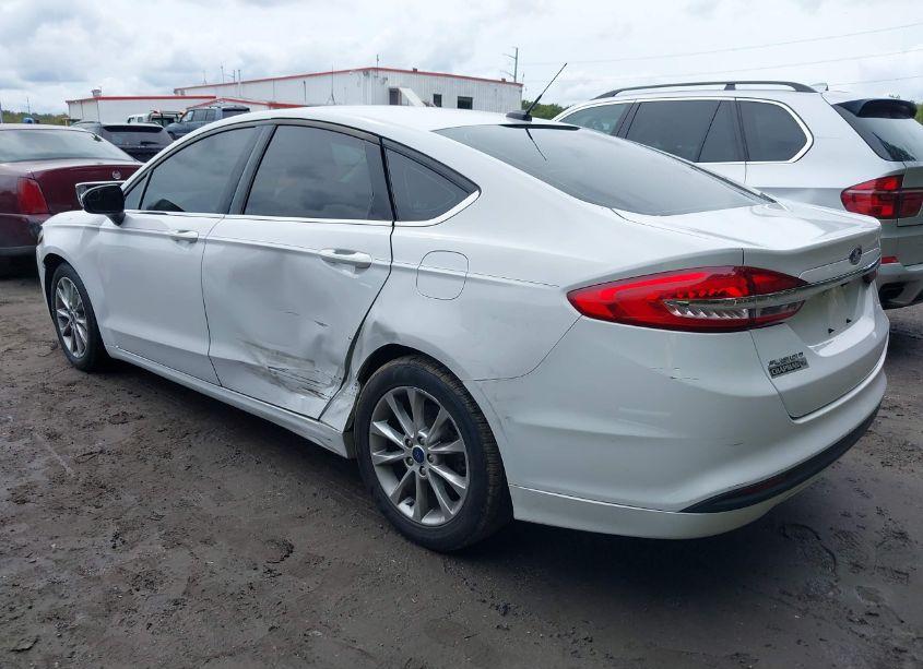 Photo 3 of 2017 Ford Fusion SE (VIN 3FA6P0H70HR158850)