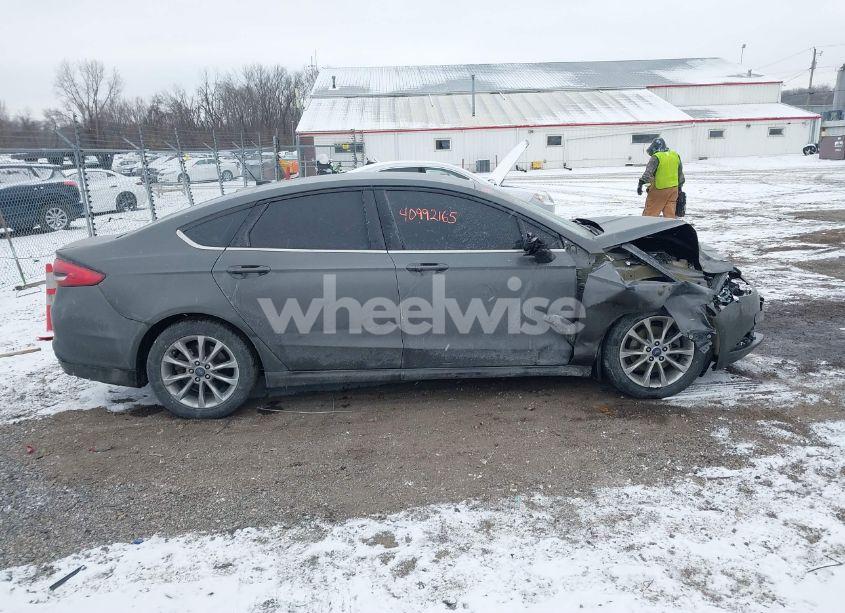 Photo 13 of 2017 Ford Fusion SE (VIN 3FA6P0H70HR171534)