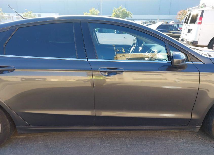 Photo 13 of 2017 Ford Fusion SE (VIN 3FA6P0H70HR201597)