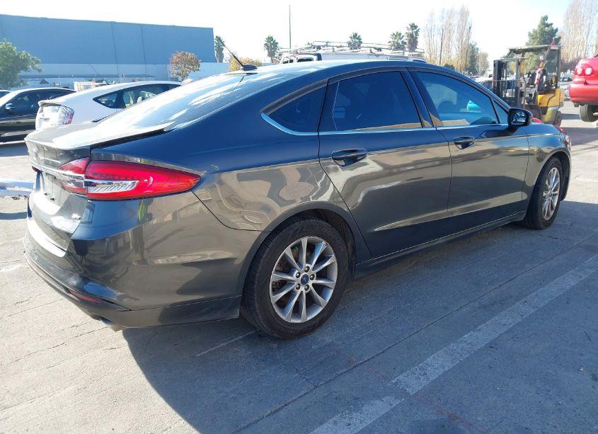 Photo 4 of 2017 Ford Fusion SE (VIN 3FA6P0H70HR201597)