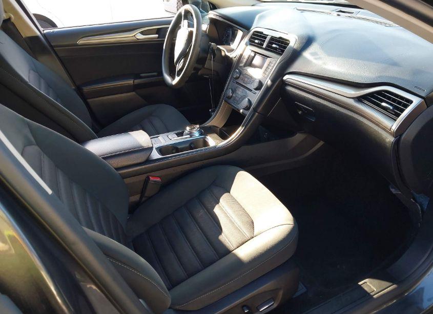 Photo 5 of 2017 Ford Fusion SE (VIN 3FA6P0H70HR201597)