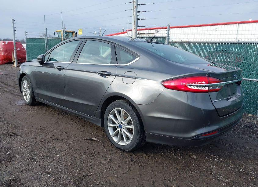 Photo 3 of 2017 Ford Fusion SE (VIN 3FA6P0H70HR348115)