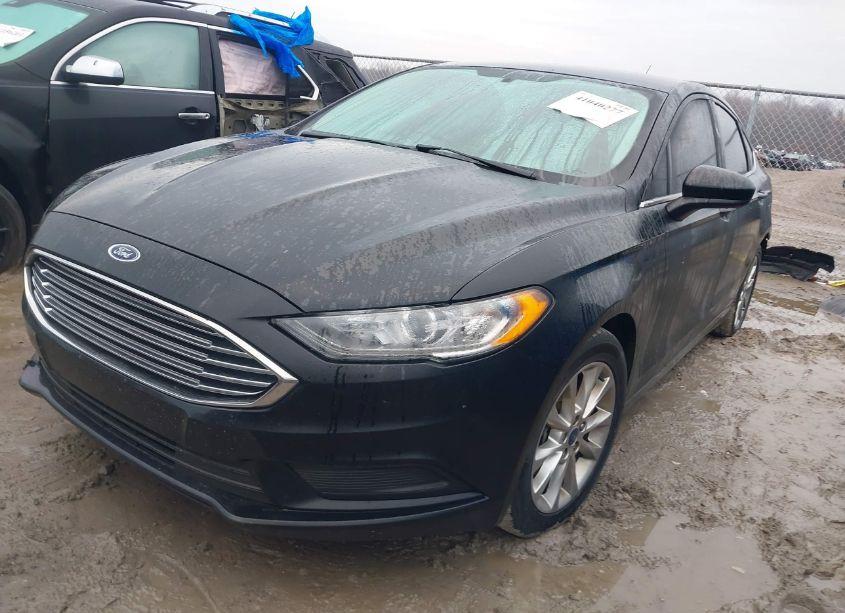Photo 2 of 2017 Ford Fusion SE (VIN 3FA6P0H70HR349362)