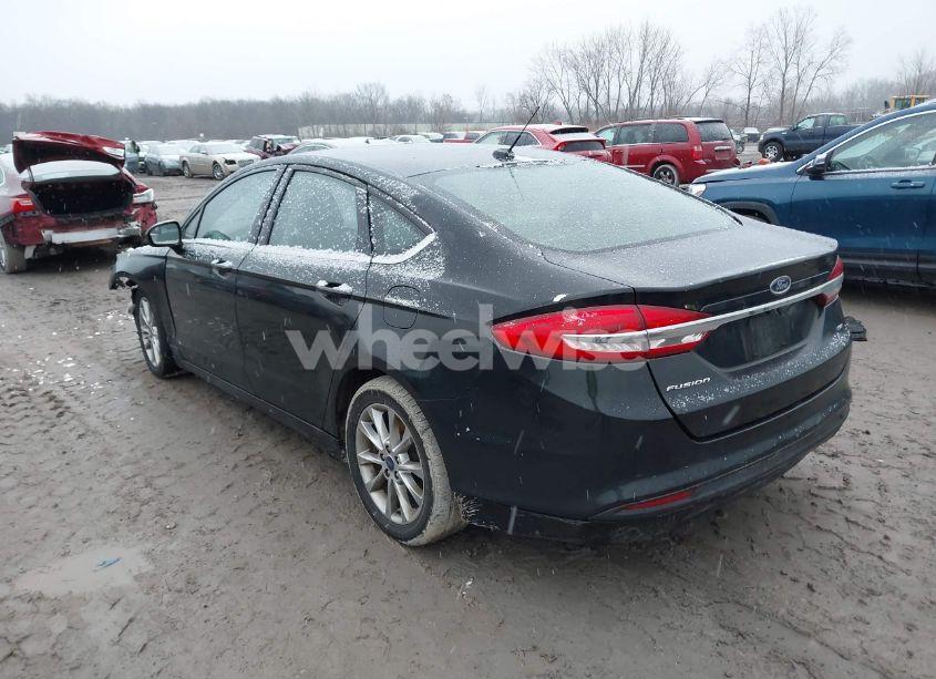 Photo 3 of 2017 Ford Fusion SE (VIN 3FA6P0H70HR364976)